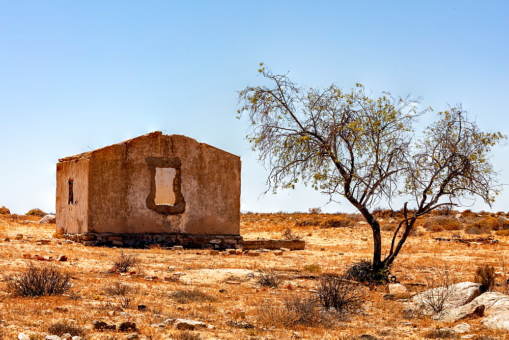 Old and disused farmhouse, ruins in the South African Desert, North of Springbok, Northern Cape, South Africa, Africa