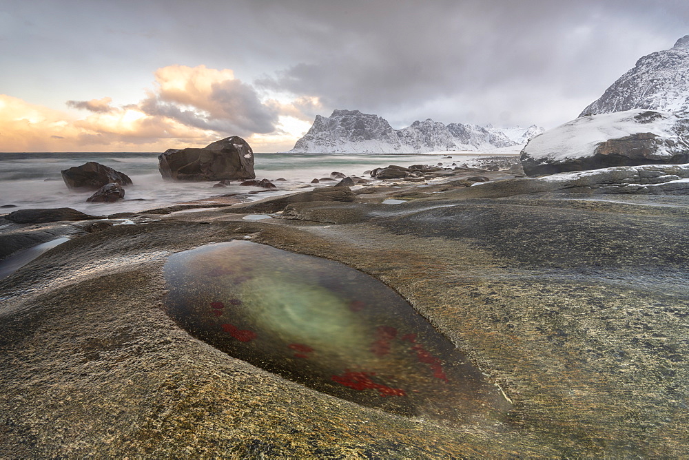 Winter at Uttakleiv Beach, Vestvagoy, Lofoten Islands, Nordland, Arctic, Norway, Europe