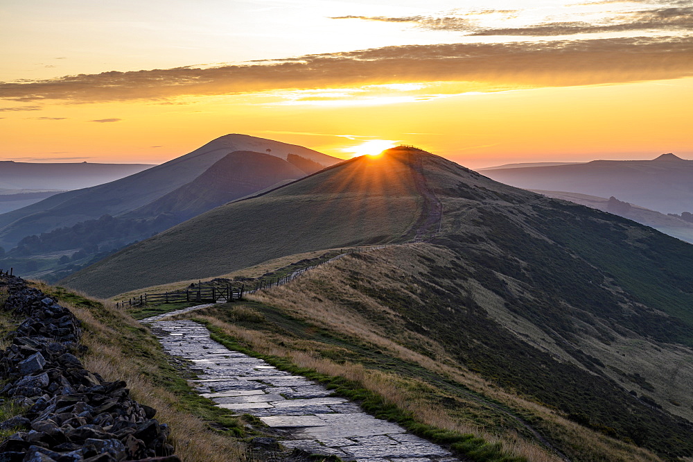 The sun rising above Lose Hill and Back Tor, The Peak District National Park, Derbyshire, England, United Kingdom, Europe