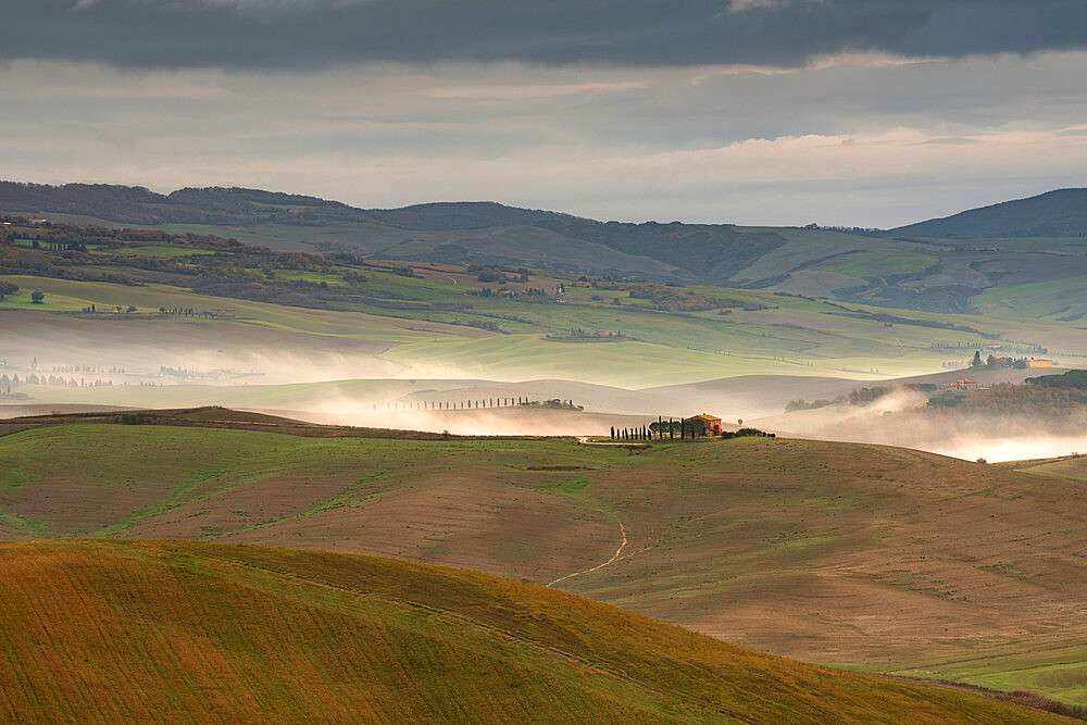 View of San Quirico d'Orcia, Val d'Orcia, UNESCO World Heritage Site, Tuscany, Italy, Europe