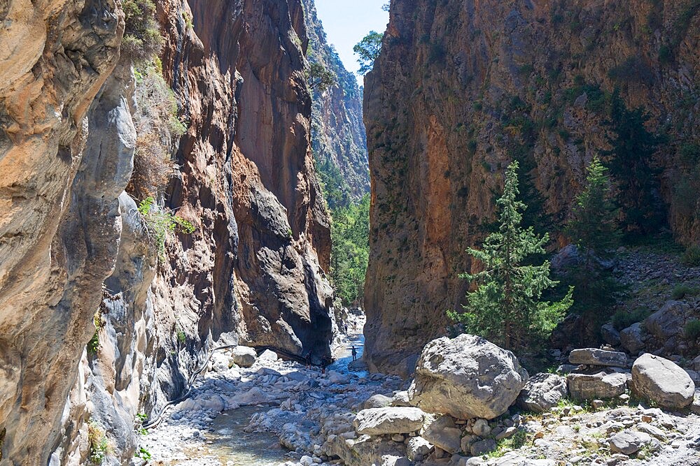 The Iron Gates, narrowest point of the Samaria Gorge, Samaria National Park, Agia Roumeli, Hania (Chania), Crete, Greek Islands, Greece, Europe