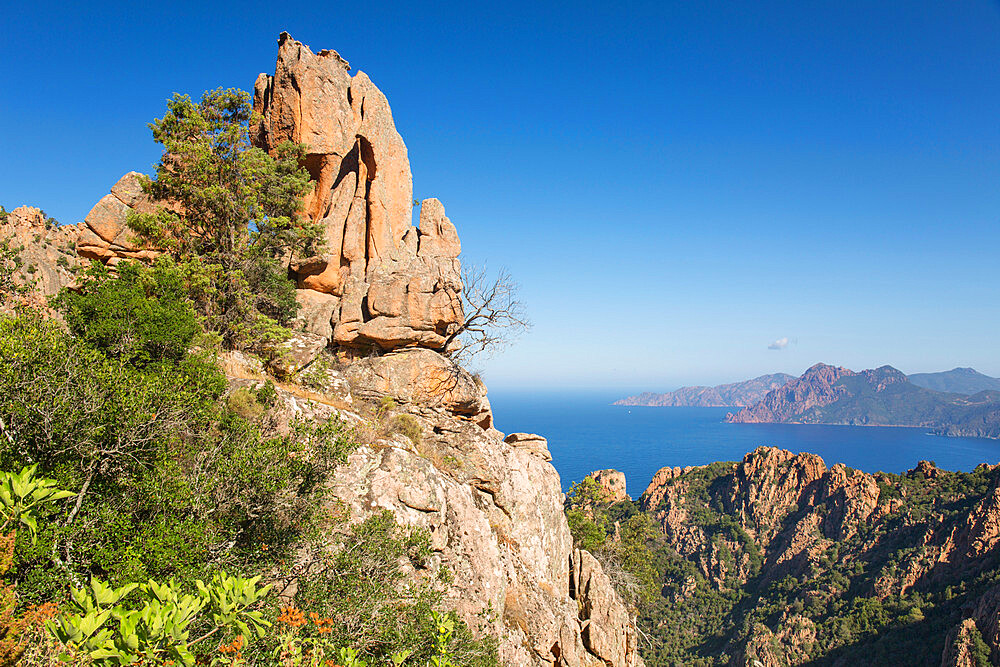 View over the red rocks of the Calanques (Calanche) to the Gulf of Porto, UNESCO World Heritage Site, Piana, Corse-du-Sud, Corsica, France, Mediterranean, Europe