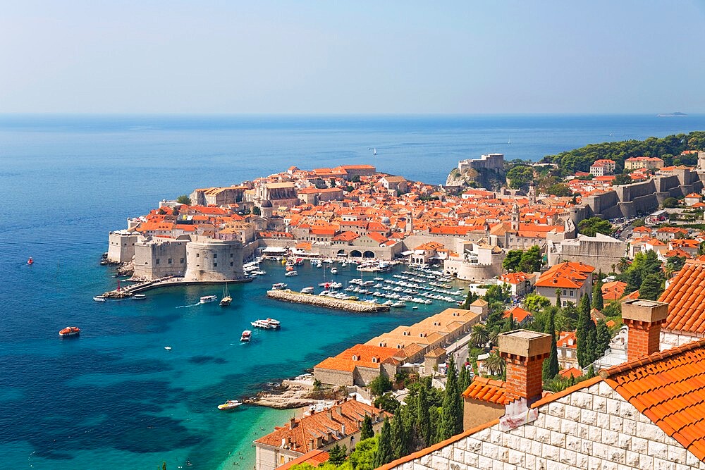 View over the Old Town (Stari Grad), UNESCO World Heritage Site, from hillside above the Adriatic Sea, Dubrovnik, Dubrovnik-Neretva, Dalmatia, Croatia, Europe