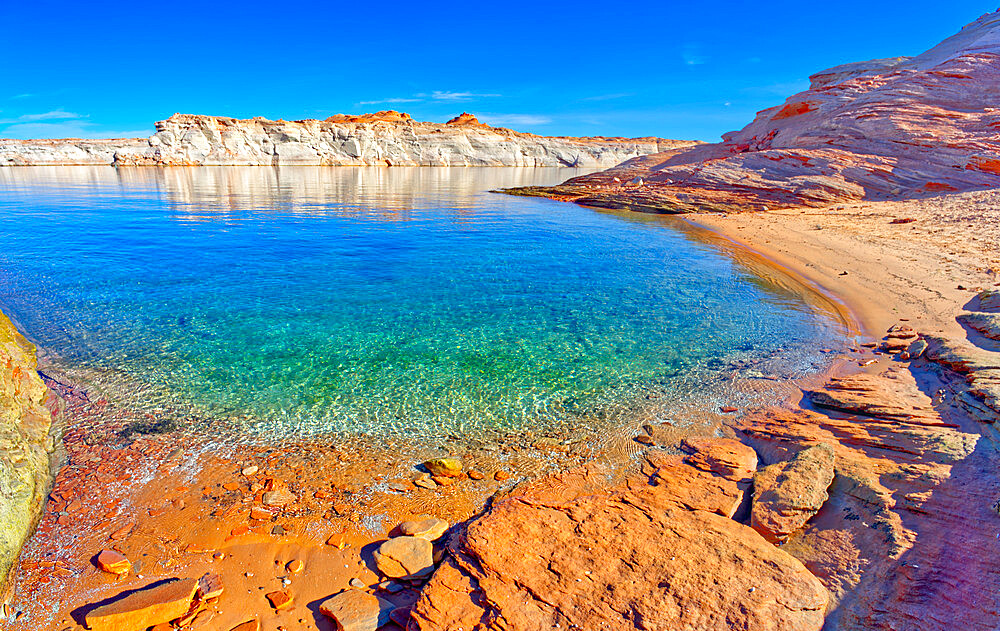 A small lagoon in Lake Powell where boats can drop anchor and come ashore, Arizona, United States of America, North America