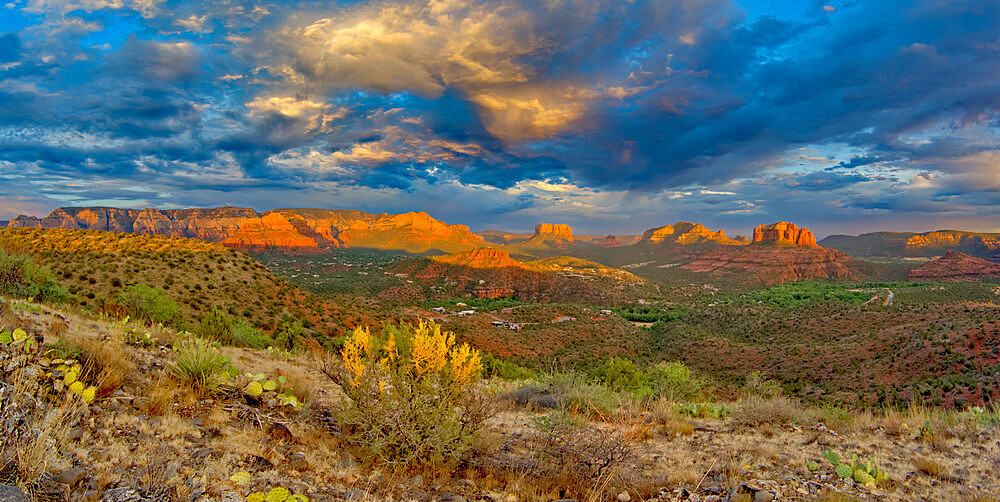 The Village of Oak Creek on the south side of Sedona viewed from the south end of Airport Mesa near sunset, Arizona, United States of America, North America