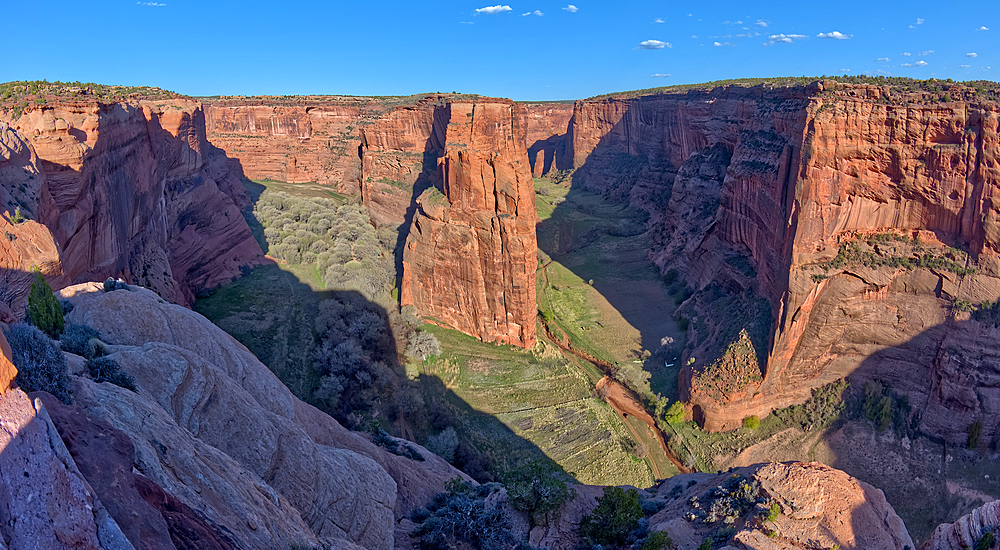 East view of Canyon De Chelly National Monument North Rim from Antelope House Overlook, left fork leads to Many Cherry Canyon, right fork to Black Rock Canyon, Arizona, United States of America, North America