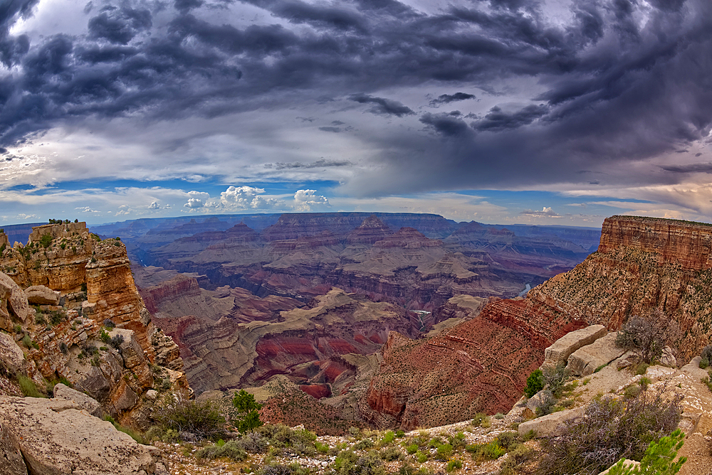 View from Moran Point at Grand Canyon South Rim on a cloudy day with Zuni Point on the right in the distance, Grand Canyon National Park, UNESCO World Heritage Site, Arizona, United States of America, North America