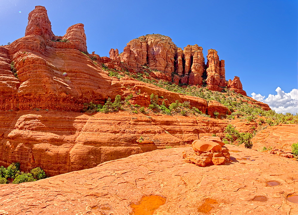 View of the Twin Buttes in Sedona from the edge of Chicken Point, Arizona, United States of America, North America