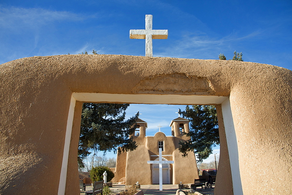 The historic adobe San Francisco de Asis church in Taos, New Mexico, United States of America, North America