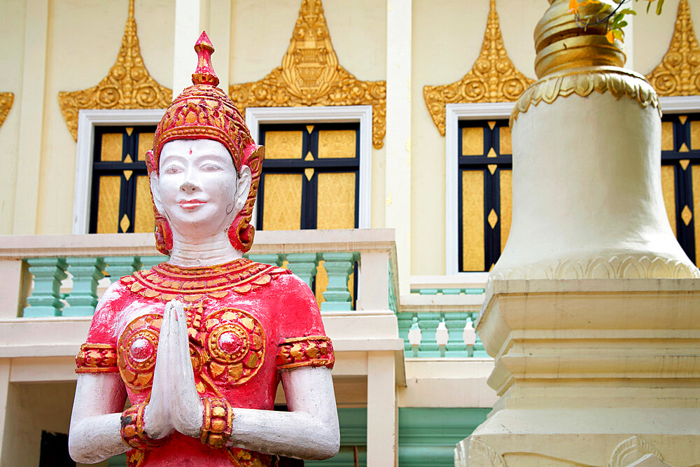 Buddhist statue outside a temple in Phnom Penh, capital of Cambodia, Indochina, Southeast Asia, Asia