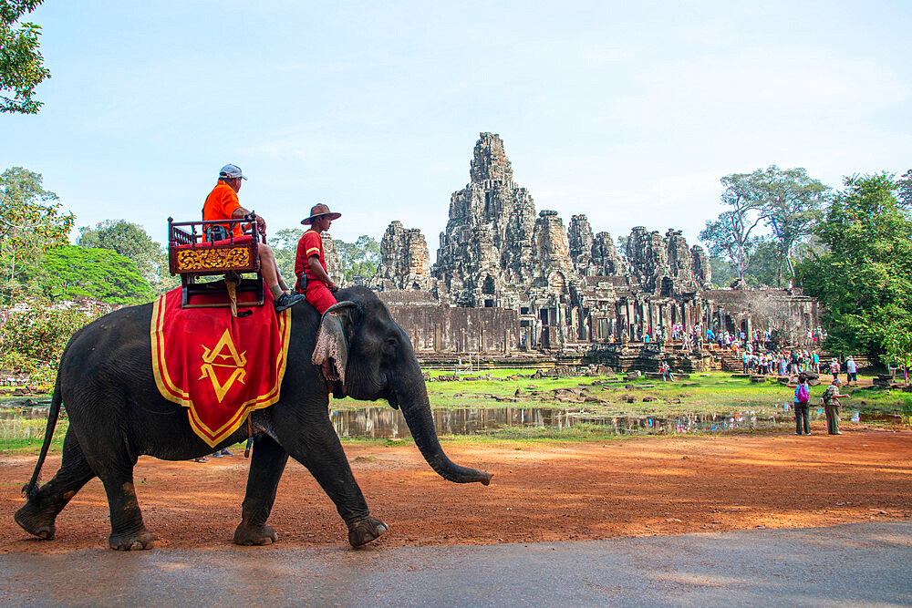 Elephant ride at the Angkor archaeological complex, UNESCO World Heritage Site, Siem Reap, Cambodia, Indochina, Southeast Asia, Asia