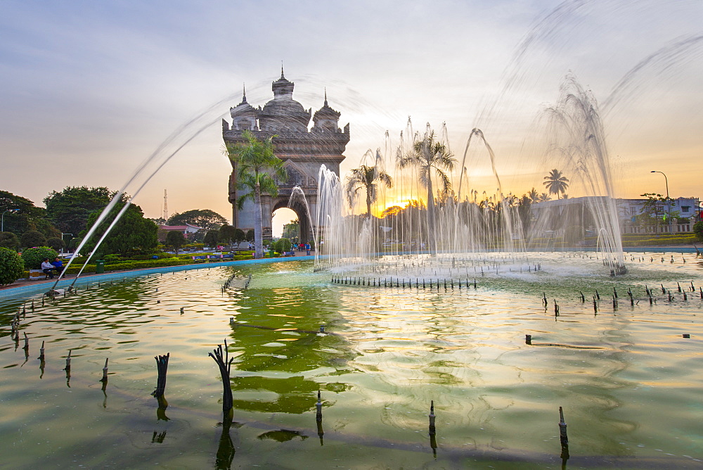 Patuxai (Victory Gate), a war monument, at sunset, Vientiane, Laos, Indochina, Southeast Asia, Asia