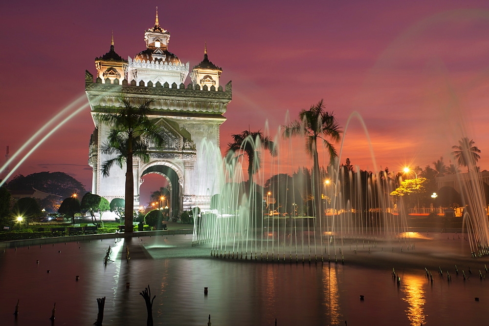 Patuxai (Victory Gate), a war monument, at sunset, Vientiane, Laos, Indochina, Southeast Asia, Asia