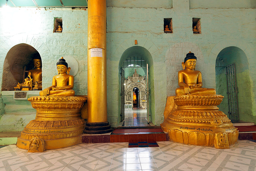 The central hall of Shitthaung temple, showing a few of the many hundreds of Buddha statues there, Mrauk U, Rakhine, Myanmar (Burma), Asia