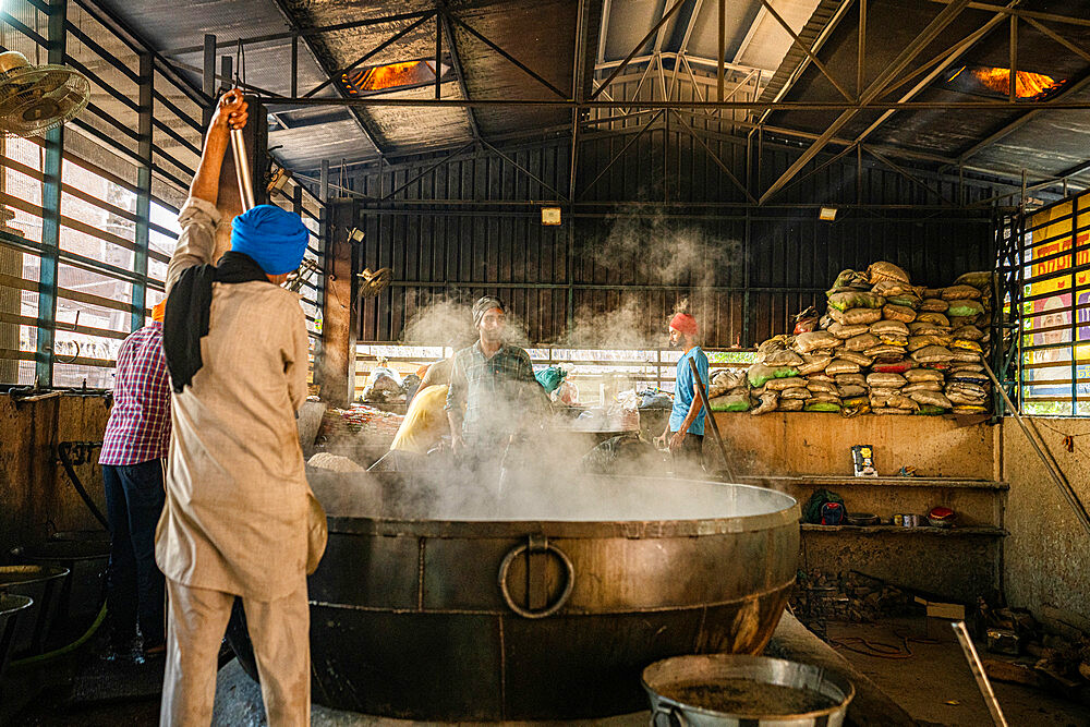 Large cooking pot inside the kitchen at the Golden Temple, Amritsar, Punjab, India, Asia