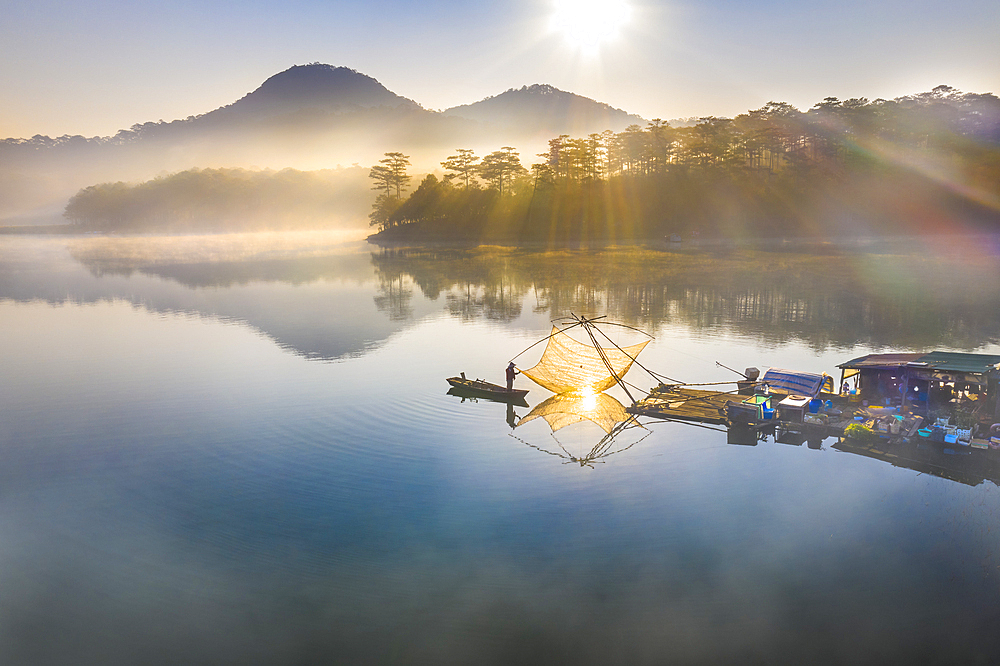 Tuyen Lam lake, Da Lat (Dalat), Vietnam, Indochina, Southeast Asia, Asia