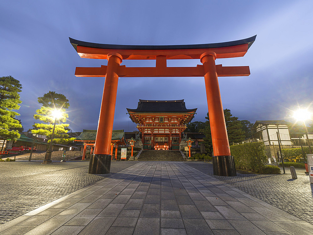 The second torii gate at Fushimi Inari Taisha shrine in Kyoto, Honshu, Japan, Asia