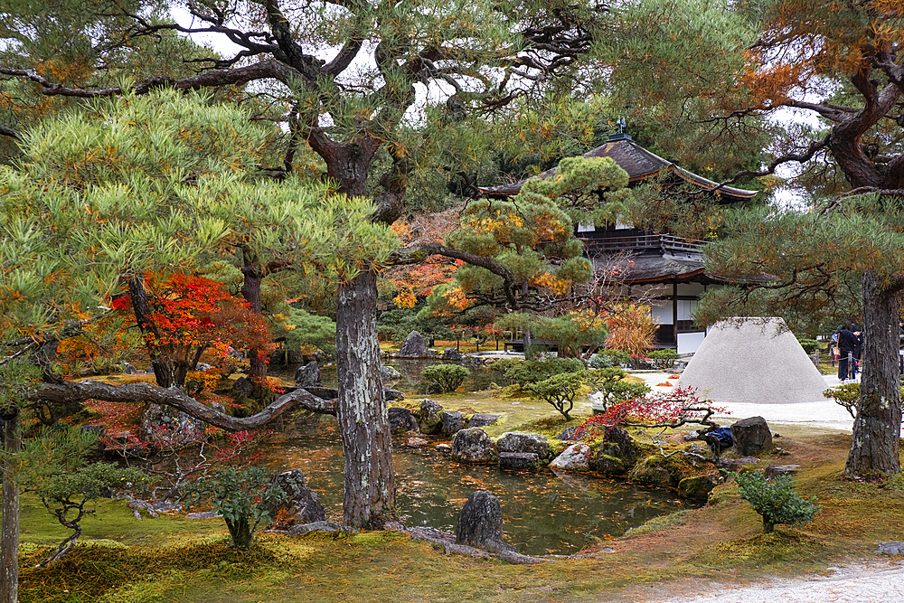 The Zen Temple of Ginkaku-ji (Jishō-ji) and its autumn colored garden, Kyoto, Honshu, Japan, Asia