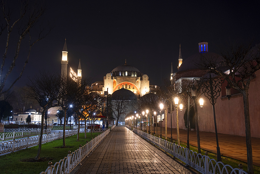 Illuminated Hagia Sophia Grand Mosque at night, UNESCO World Heritage Site, Istanbul, Turkey, Europe