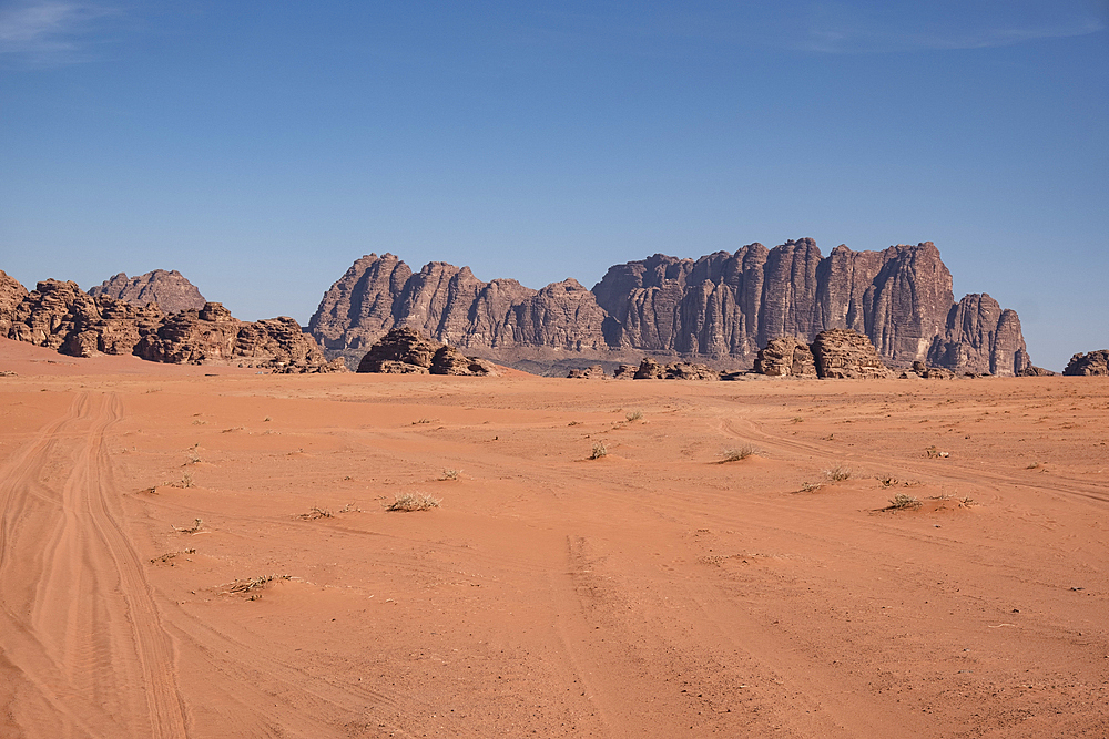 Red rocks and mountains in the Wadi Rum desert in Jordan