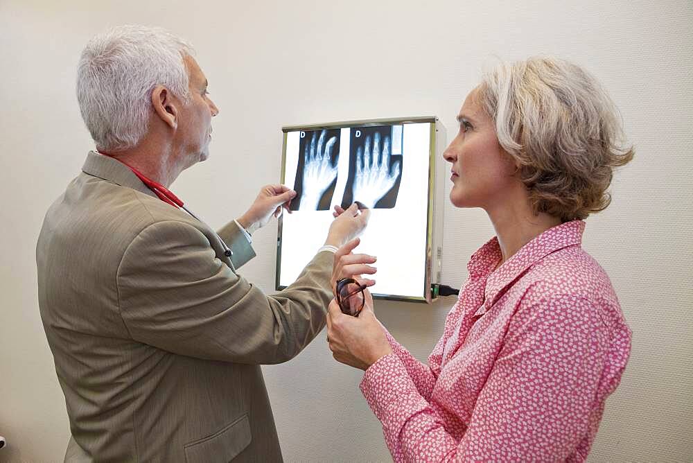 Frontal xray of the hand.