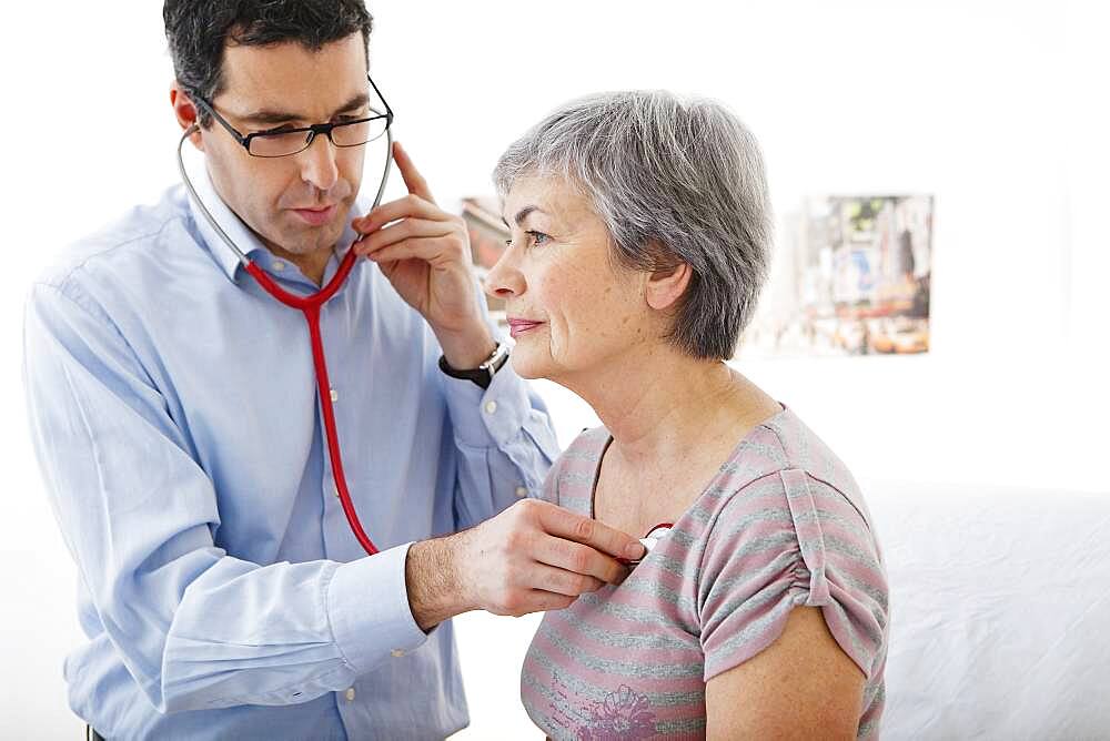 Auscultation, elderly person