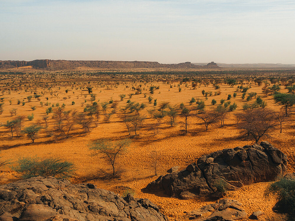 A series of rock formations between Kiffa and Ayoun, Mauritania, Sahara Desert, West Africa, Africa