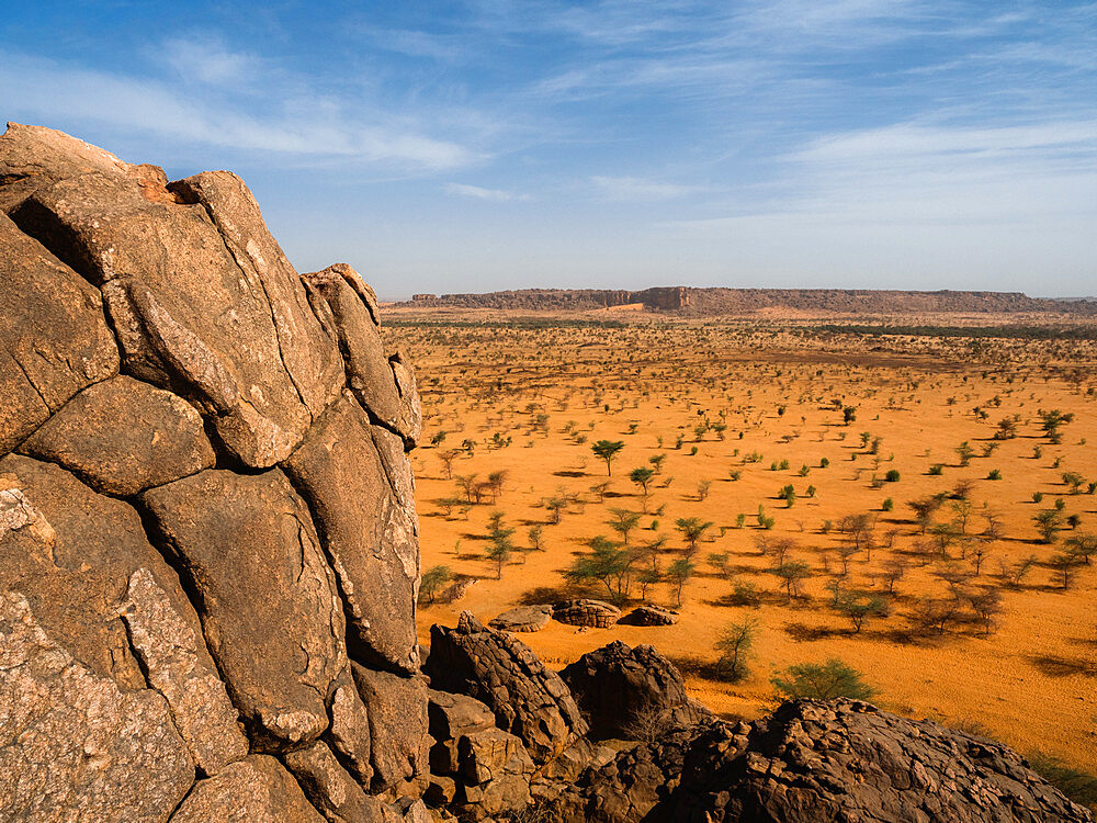 A series of rock formations between Kiffa and Ayoun, Mauritania, Sahara Desert, West Africa, Africa