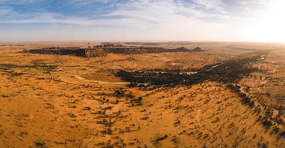 A group of peculiar rock formations between Kiffa and Ayoun, Mauritania, Sahara Desert, West Africa, Africa