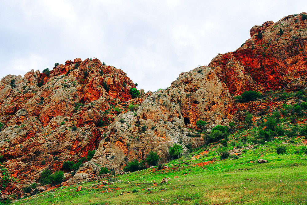 The red mountains of Vayots Dzor at Noravank Monastery, Armenia (Hayastan), Caucasus, Central Asia, Asia