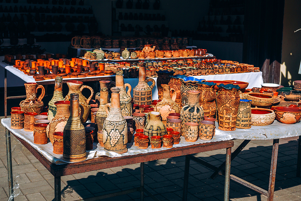 Traditional ceramics at the Vernissage market in Yerevan, Armenia (Hayastan), Caucasus, Central Asia, Asia