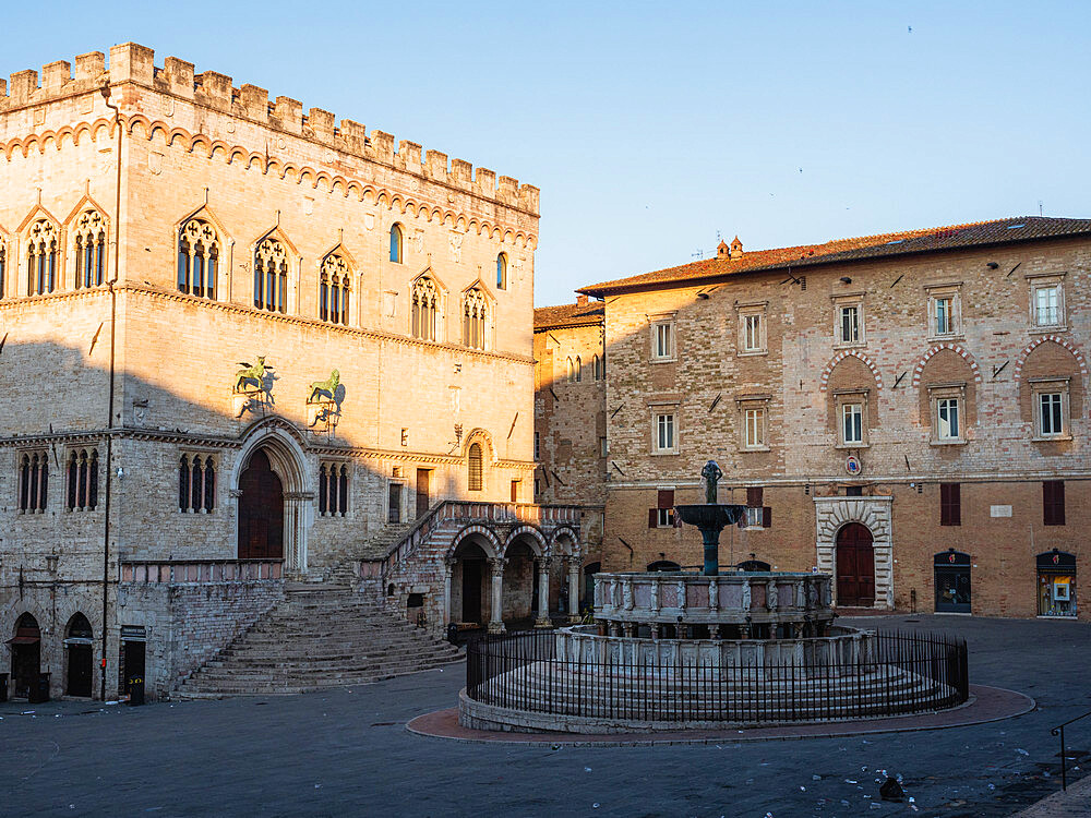 Piazza IV November in Perugia with Fontana Maggiore and Palazzo dei Consoli at sunrise, Perugia, Umbria, Italy, Europe