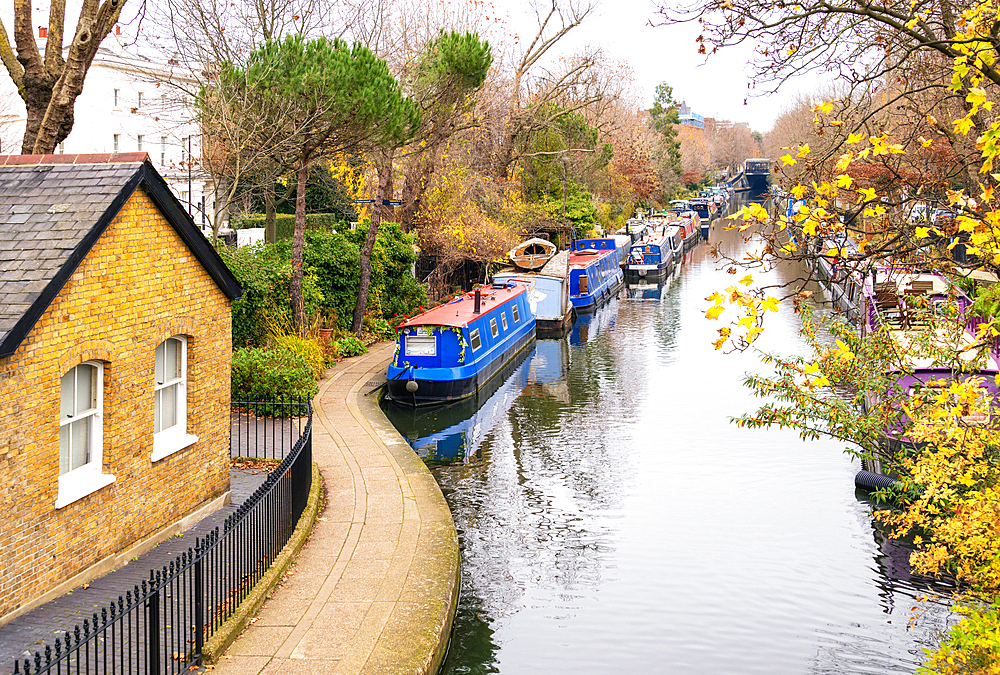 Narrowboats on the Regents Canal, Little Venice, London, England, United Kingdom, Europe