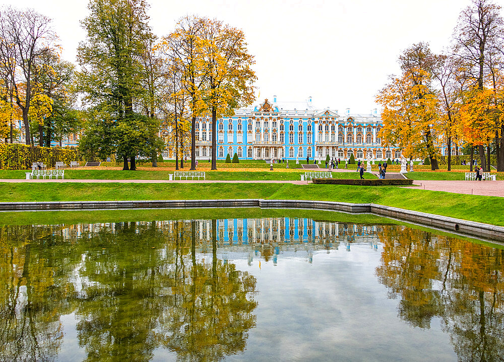 Catherine Palace as seen from the Mirror Pond, Catherine Park, Pushkin (Tsarskoye Selo), near St. Petersburg, Russia, Europe