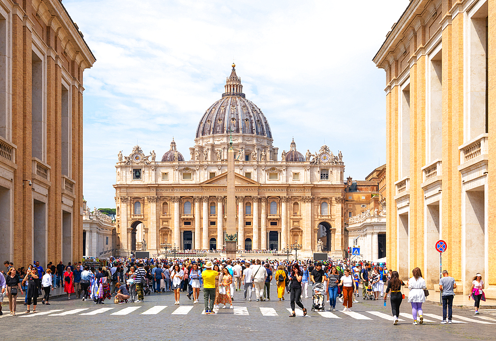 View towards the Papal Basilica of Saint Peter in the Vatican (Basilica Papale di San Pietro in Vaticano), or simply Saint Peter's Basilica, Rome, Italy