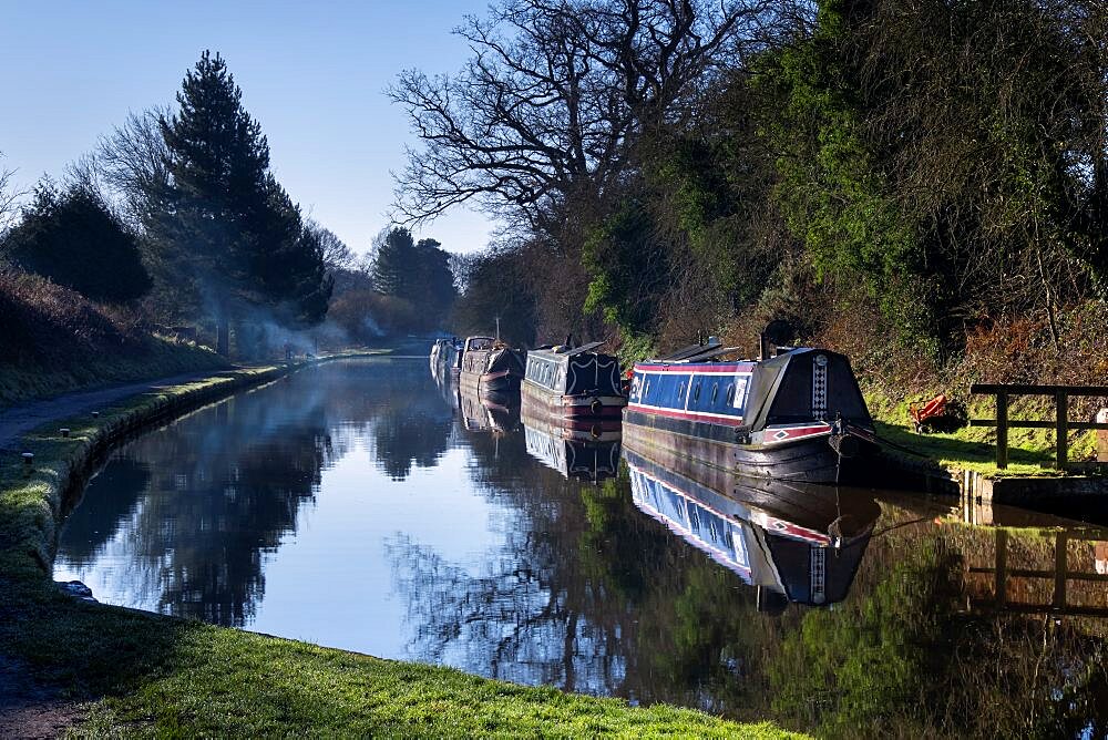 A tranquil morning on the Shropshire Union Canal, Audlem, Cheshire, England, UK