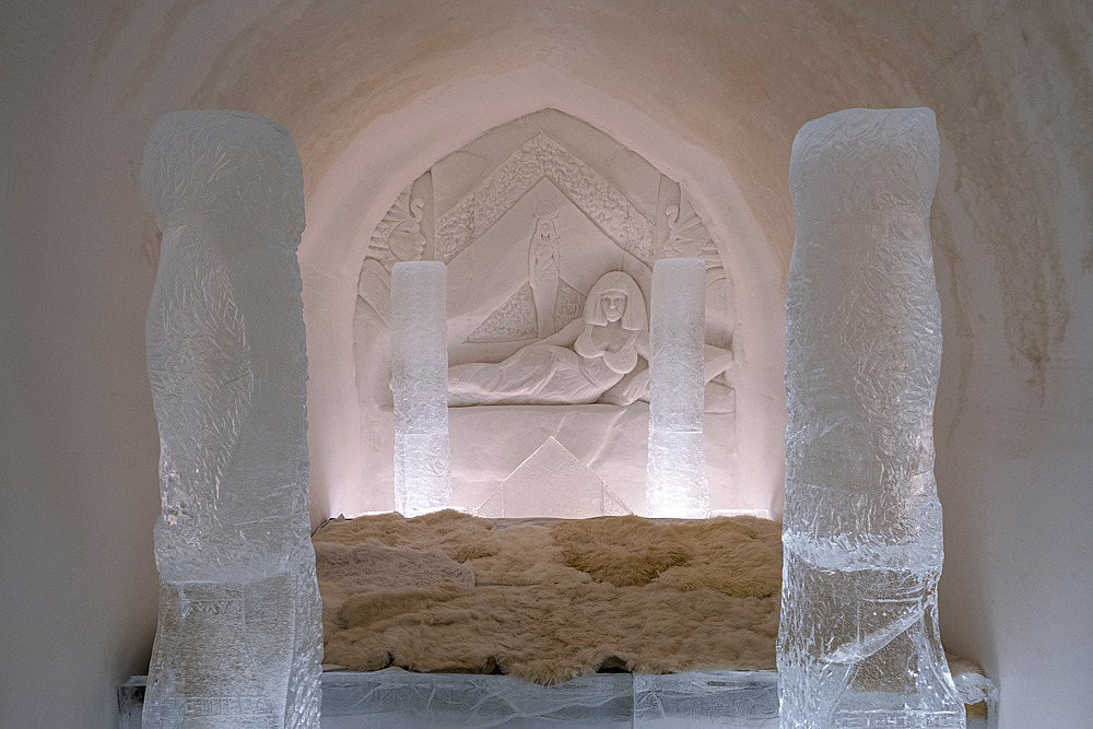 Ice Bedroom, Sorrisniva Igloo Hotel (Ice Hotel), Alta, Arctic Cirle, Norway, Scandinavia, Europe