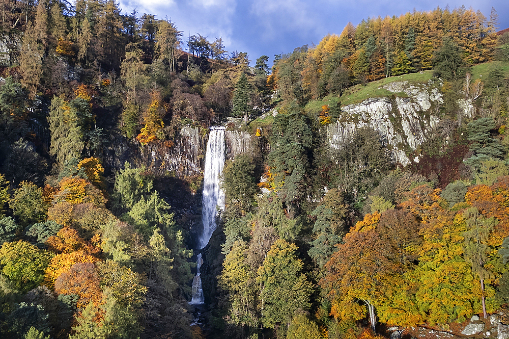 Pistyll Rhaeadr Waterfall in autumn, Llanrhaeadr-ym-Mochnant, near Welshpool, Powys, Wales, United Kingdom, Europe