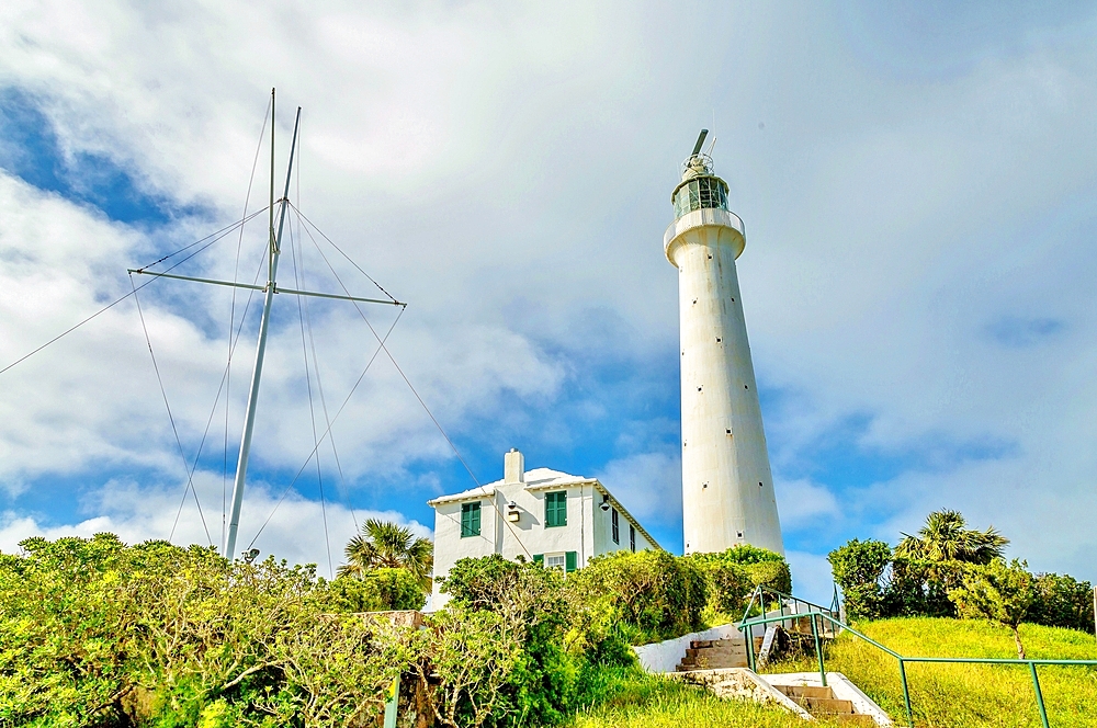 Gibb's Hill Lighthouse, built of cast iron in London and erected by the Royal Engineers in 1844, still in use, Southampton Parish, Bermuda, Atlantic, North America