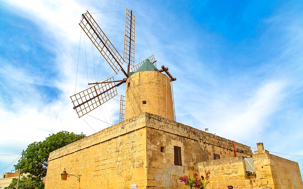 Ta' Kola Windmill, built in 1725, now a museum, Xaghra, Gozo, Malta, Mediterranean, Europe