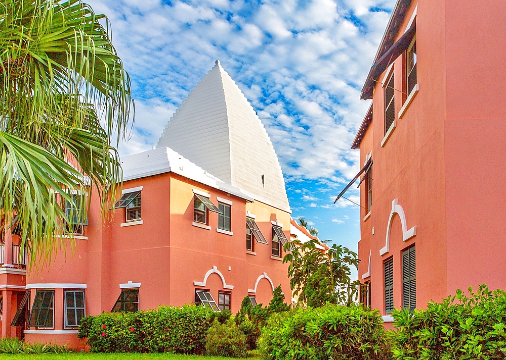 Modern Bermuda architecture echoing the traditional Buttery buildings on the island, Bermuda, Atlantic, North America