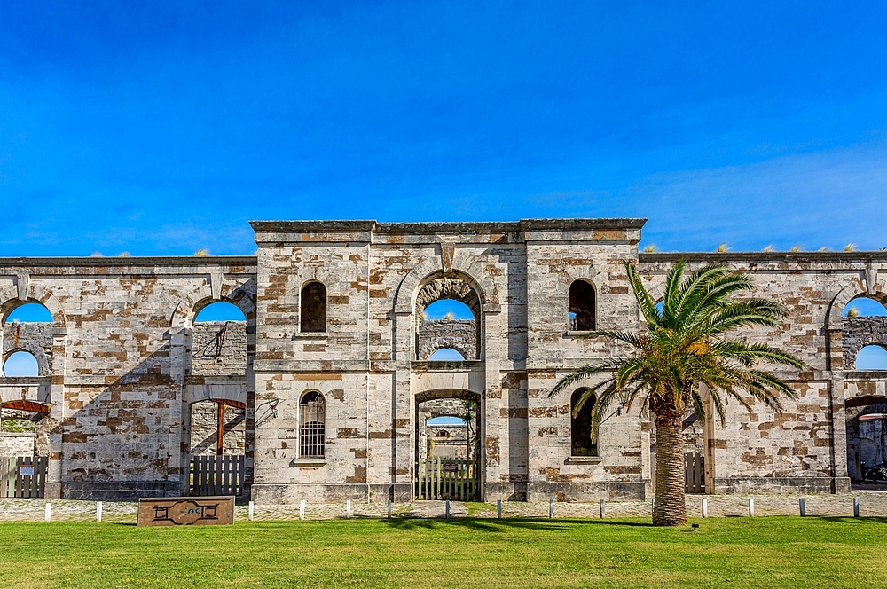 The Victualling Warehouse at the disused Royal Naval Dockyard, Bermuda, Atlantic, North America