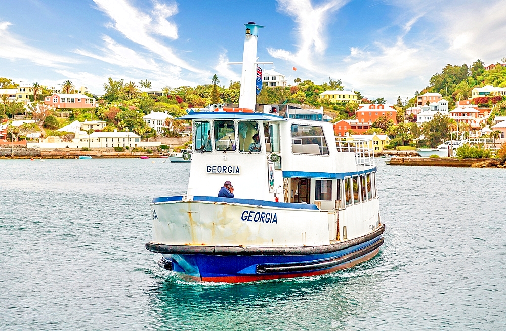 Ferry of the Bermuda Ferry Service crossing Hamilton Harbour in Bermuda, North Atlantic, North America