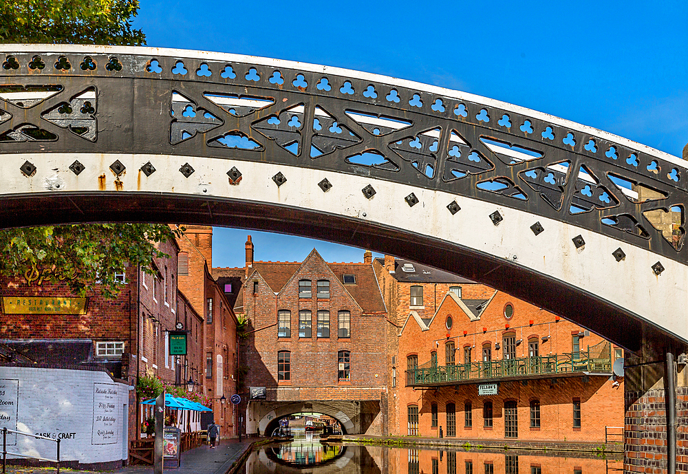 Bar Lodge footbridge, Gas Street canal basin, central Birmingham, England, United Kingdom, Europe