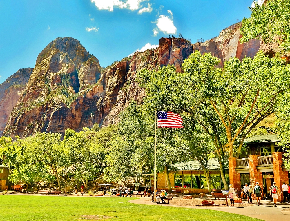 Zion Lodge in Zion National park, Utah, USA. Originally built in the 1920s it was rebuilt after a fire in 1966. It remains the only lodge in the National Park.