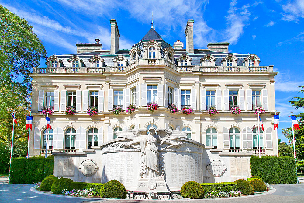 The Hotel de Ville, Epernay, centre of Champagne production, Marne, France, Europe