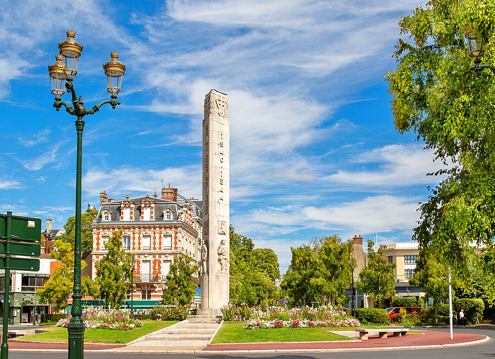 The War Memorial in the centre of Epernay, centre of Champagne production, Marne, France, Europe