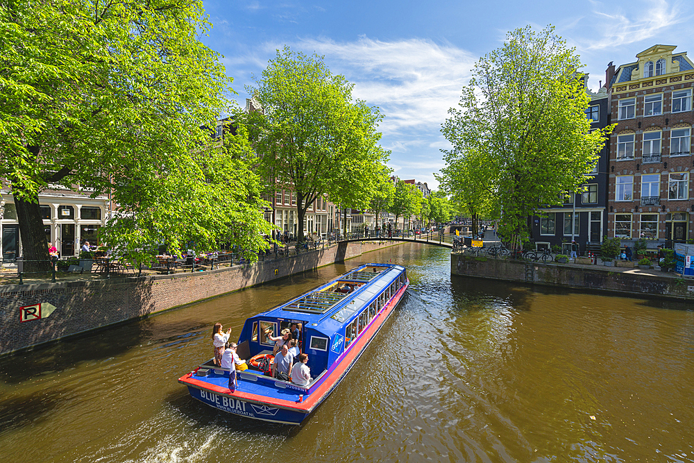 Tourist boat on Brouwersgracht canal, Amsterdam, The Netherlands, Europe