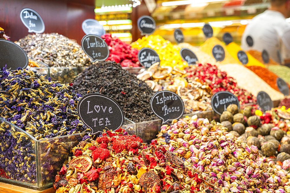 Different teas on display in store, Egyptian Bazaar (Spice Bazaar Market), Eminonu, Fatih District, Istanbul Province, Turkey, Europe