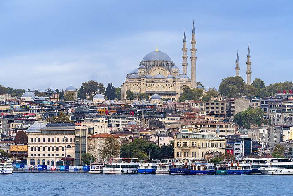 Suleymaniye Mosque and boats on Golden Horn, UNESCO, Fatih District, Istanbul Province, Turkey, Europe